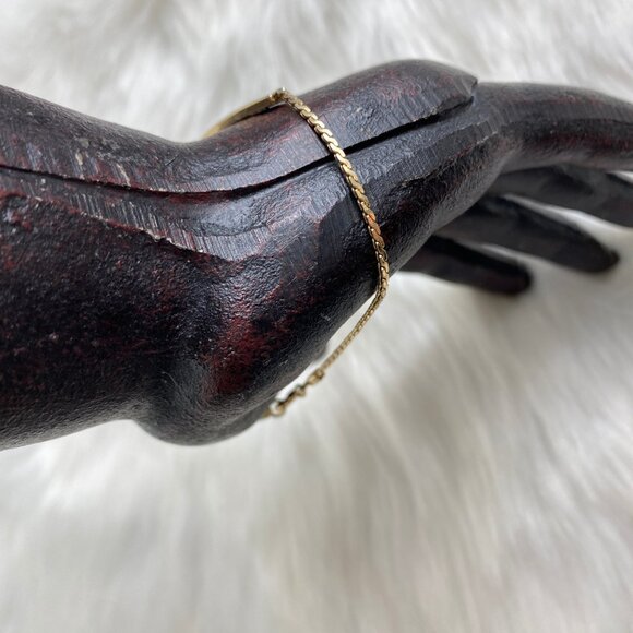 Vintage Avon Gold Tone Bar Patterned Wrist Chain Bracelet 7.5” - Picture 7 of 8